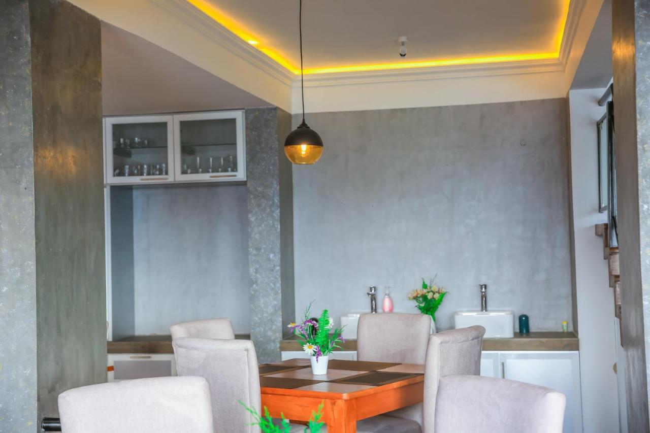 Готель Baron Luxury Boutique Нувара-Елія Екстер'єр фото